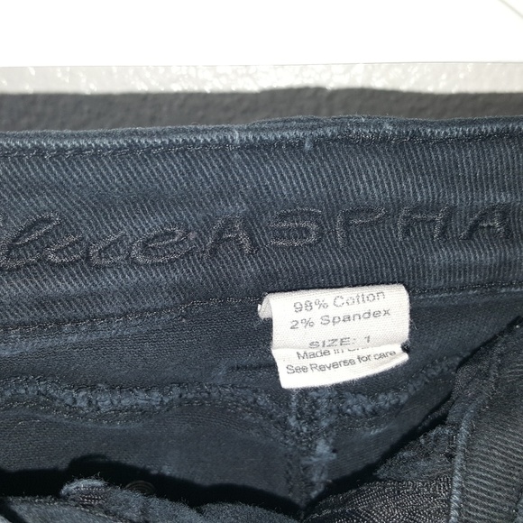 Mini Jean Shorts - Picture 2 of 3